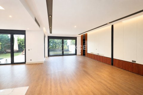 ویلا در  Antalya ، ترکیه 6 خوابه ، 450 متر مربع.  شماره 224767 - 9