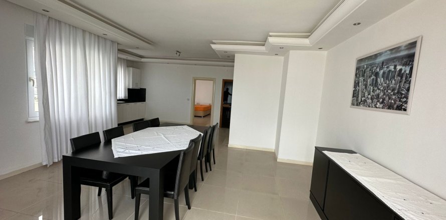 3+2 Lejlighed  i Mahmutlar, Antalya, Tyrkiet Nr. 215355