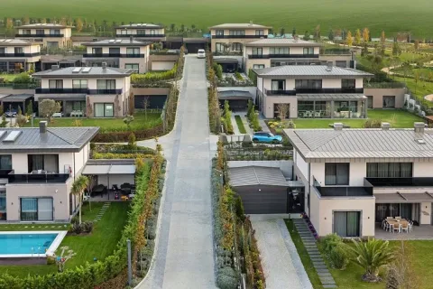 آپارتمان در  Aksu ، ترکیه 3 خوابه ، 311 متر مربع.  شماره 224102