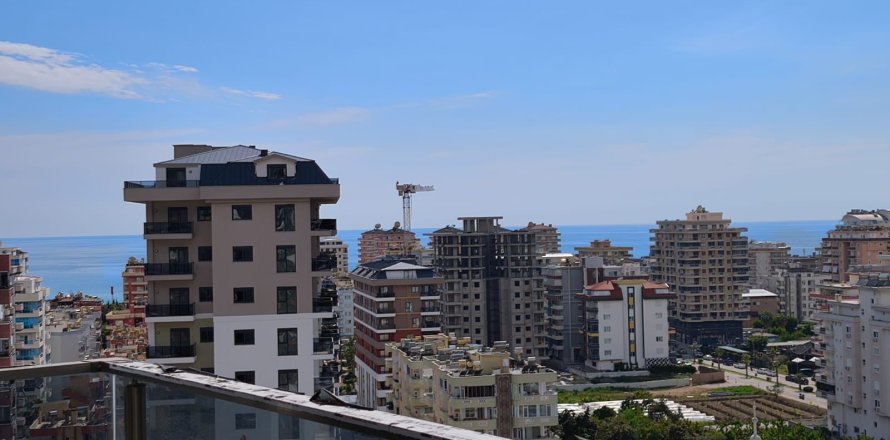 1+1 Apartment in Mahmutlar, Antalya, Turkey No. 226366