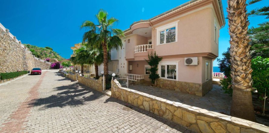 ویلا در Alanya ، ترکیه 4 خوابه ، 250 متر مربع. شماره 233011