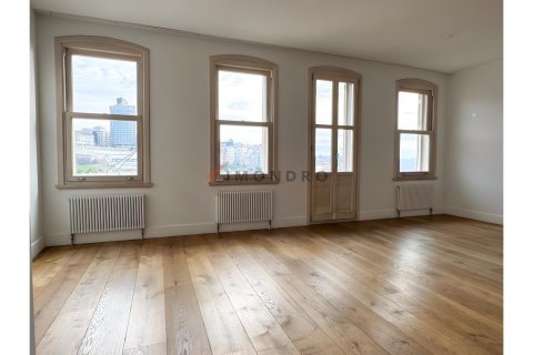 Продажа квартиры  в Бейоглу, Стамбуле, Турция 2+1, 152м2, №221845 – фото 2