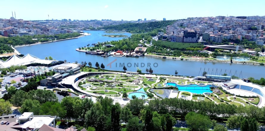 آپارتمان در Beyoglu،  Istanbul ، ترکیه 2 خوابه ، 134 متر مربع.  شماره 221843