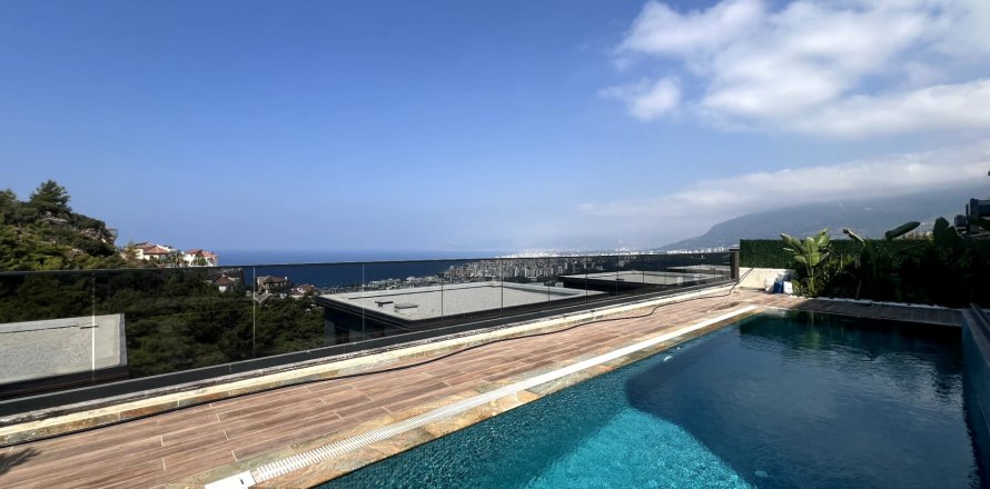 ویلا در  Alanya ، ترکیه 4 خوابه ، 280 متر مربع.  شماره 221324