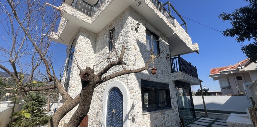 ویلا در  Antalya ، ترکیه 3 خوابه ، 300 متر مربع.  شماره 221322