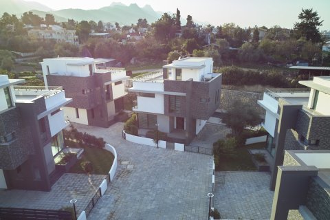 Продажа виллы  в Озанкое, Гирне, Северный Кипр 3+1, 190м2, №214508 – фото 2