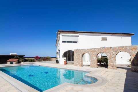 Продажа виллы в Гирне, Северный Кипр 5 комн., 536м2, №211812 – фото 2