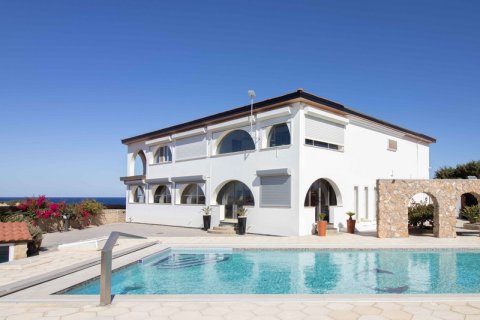 Продажа виллы в Гирне, Северный Кипр 5 комн., 536м2, №211812 – фото 1