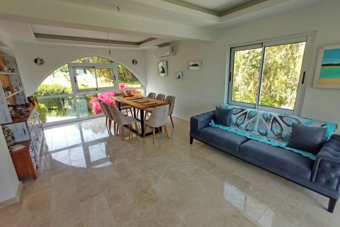 Продажа виллы  в Гирне, Северный Кипр 4+1, 400м2, №211813 – фото 10