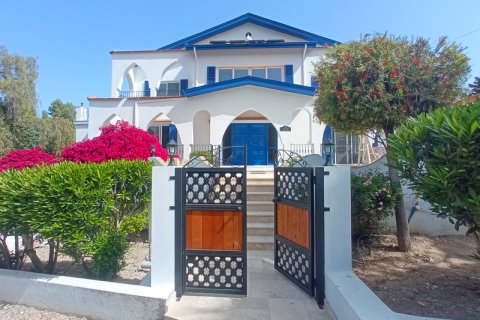 Продажа виллы  в Гирне, Северный Кипр 4+1, 400м2, №211813 – фото 4