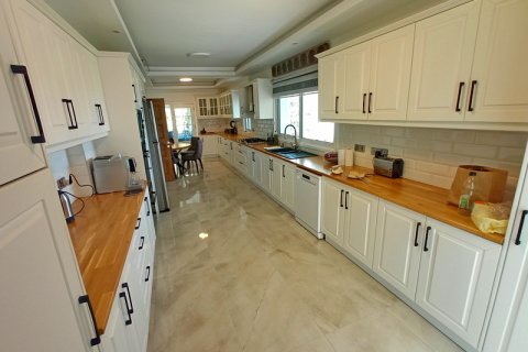 Продажа виллы  в Гирне, Северный Кипр 4+1, 400м2, №211813 – фото 7