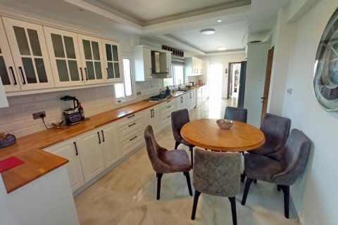 Продажа виллы  в Гирне, Северный Кипр 4+1, 400м2, №211813 – фото 9