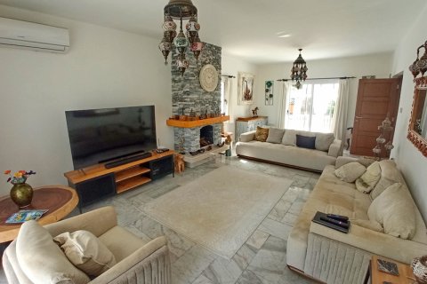 Продажа виллы  в Гирне, Северный Кипр 4+1, 400м2, №211813 – фото 12