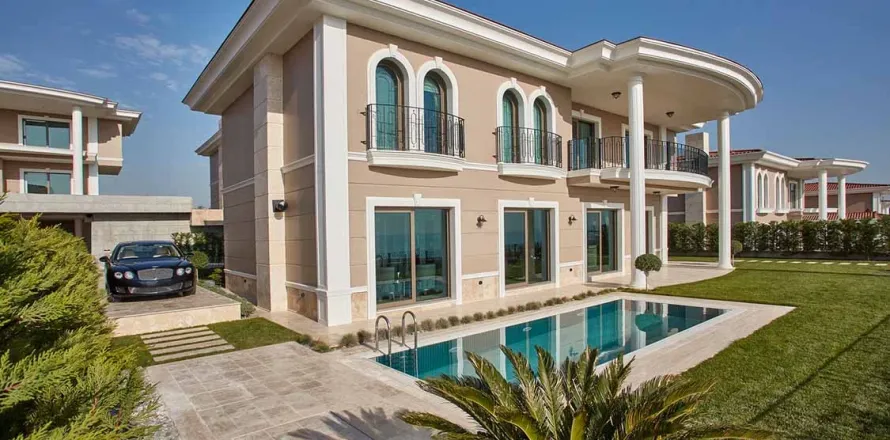 آپارتمان در  Istanbul ، ترکیه 216 متر مربع.  شماره 213432