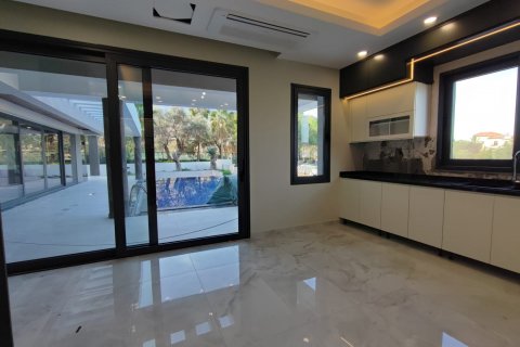ویلا در  Girne ، ترکیه 440 متر مربع.  شماره 139409 - 18