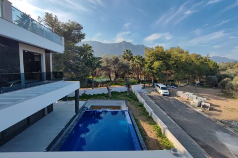 ویلا در  Girne ، ترکیه 440 متر مربع.  شماره 139409 - 3