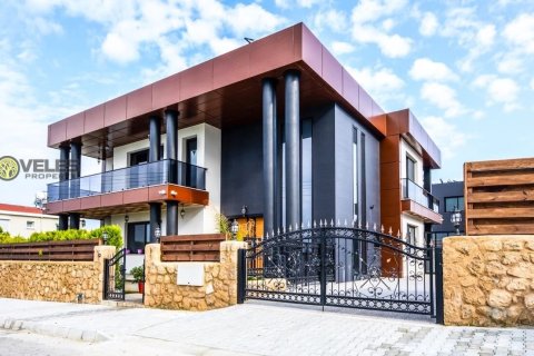 Продажа виллы  в Караогланоглу, Гирне, Северный Кипр 4+1, 500м2, №213980 – фото 4