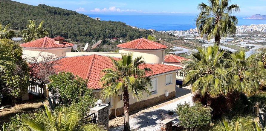 Villa  3+1  Alanya, Antalya, Türkiye №218238