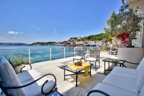 5+1 Villa  i Istanbul, Tyrkia Nr. 222068