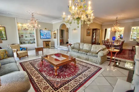 5+1 Villa i Istanbul, Tyrkiet Nr. 222068 - 5