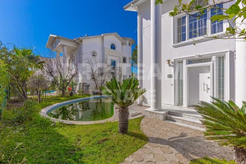 Продажа виллы  в Белеке, Анталье, Турция 4 комн., 240м2, №212165 – фото 1