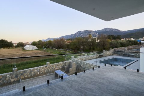 4+1 Villa  in Alsancak, Girne,  Nr. 214063 - 14