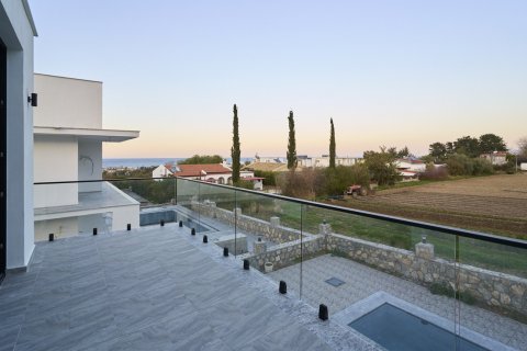 4+1 Villa  in Alsancak, Girne,  Nr. 214063 - 15
