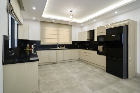 4+1 Villa  in Alsancak, Girne,  Nr. 214063 - 11