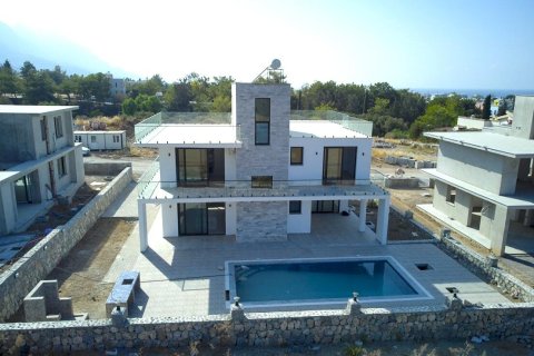 3+1 Villa  in Alsancak, Girne,  Nr. 214064 - 4