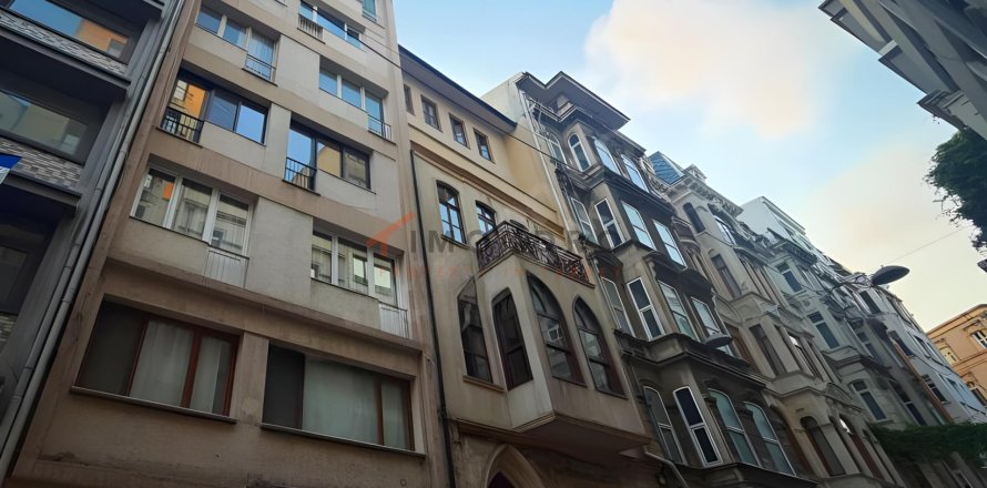 2+1 Lägenhet  i Beyoglu, Istanbul, istanbul, Turkiet Nr. 237888
