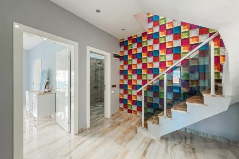 آپارتمان در  Mahmutlar ، ترکیه 3 خوابه ، 185 متر مربع.  شماره 217411 - 16