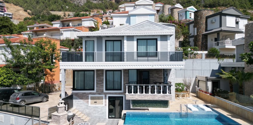 ویلا در  Alanya ، ترکیه 3 خوابه ، 210 متر مربع.  شماره 217539