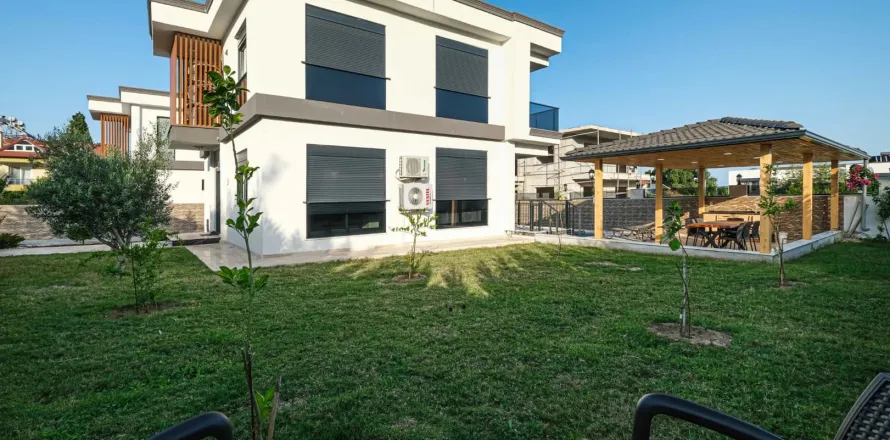 آپارتمان در  Aegean Region ، ترکیه 4 خوابه ، 232 متر مربع.  شماره 223898