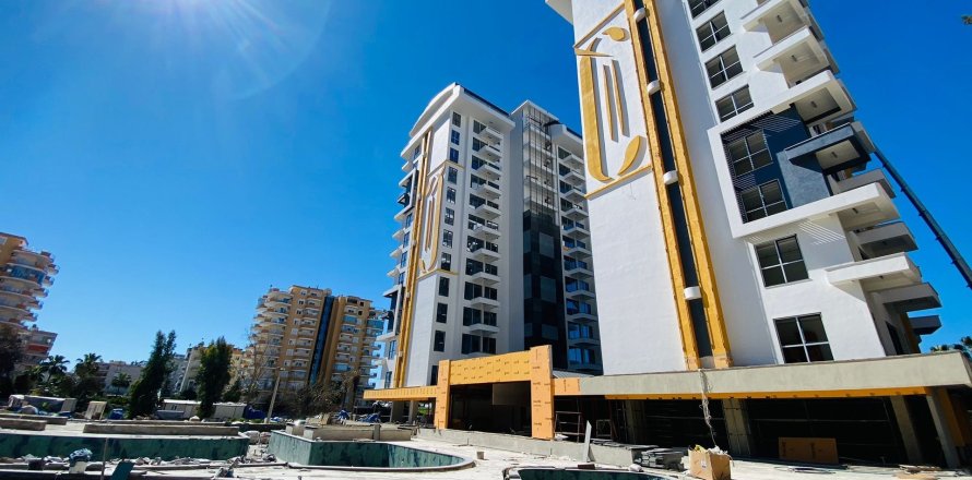 1+1 Apartment  in Mahmutlar, Antalya, Turkey No. 216303