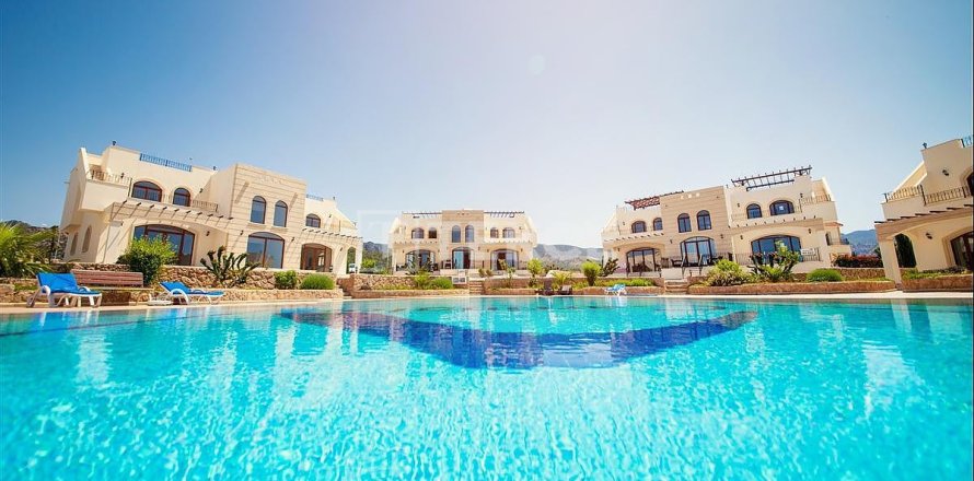 2+1 Villa in Girne, Northern Cyprus No. 214921