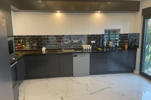 ویلا در  Alanya ، ترکیه 4 خوابه ، 340 متر مربع.  شماره 217973 - 5