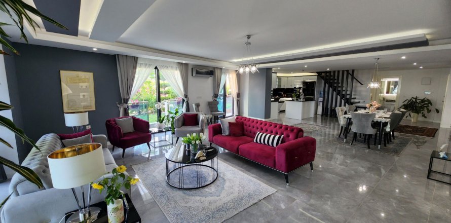 3+1 Apartment  in Alanya, Antalya, Turkey No. 218866