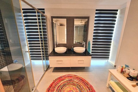 آپارتمان در  Cikcilli ، ترکیه 3 خوابه ، 165 متر مربع.  شماره 218862 - 17