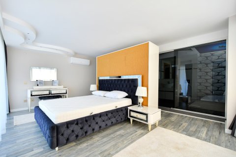 Аренда квартиры  в Аланье, Анталье, Турция 3+1, 200м2, №216822 – фото 18