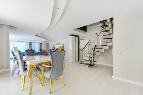 Аренда квартиры  в Аланье, Анталье, Турция 3+1, 200м2, №216822 – фото 30