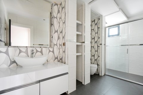 Аренда квартиры  в Аланье, Анталье, Турция 3+1, 200м2, №216822 – фото 14