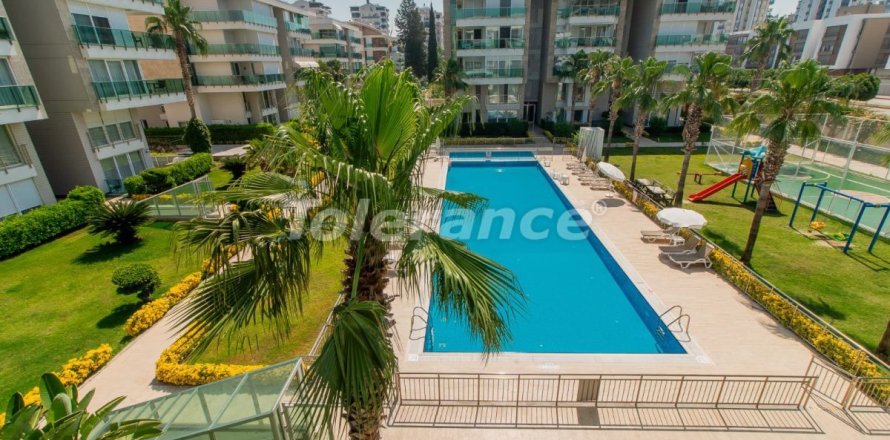 4+1 Apartment  in Antalya, Turkey No. 216403