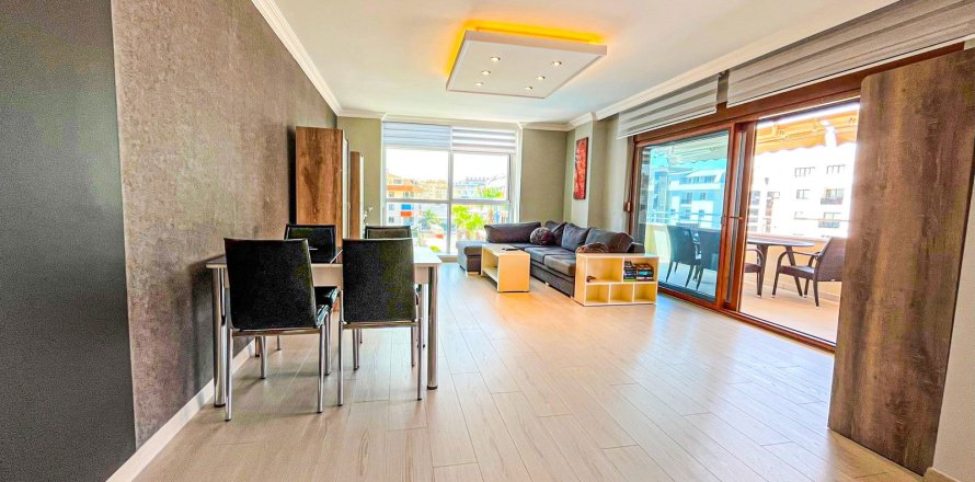 2+1 Lägenhet  i Oba, Antalya, Turkiet Nr. 219020