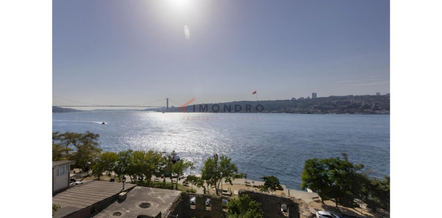 1+1 Apartment in Üsküdar, Istanbul, Turkey No. 215983