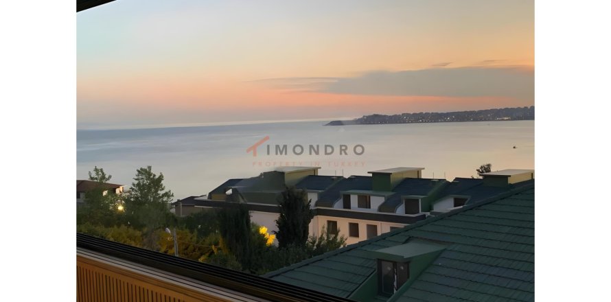 4+1 Leilighet  i Bueyuekcekmece, Istanbul, Tyrkia Nr. 215984