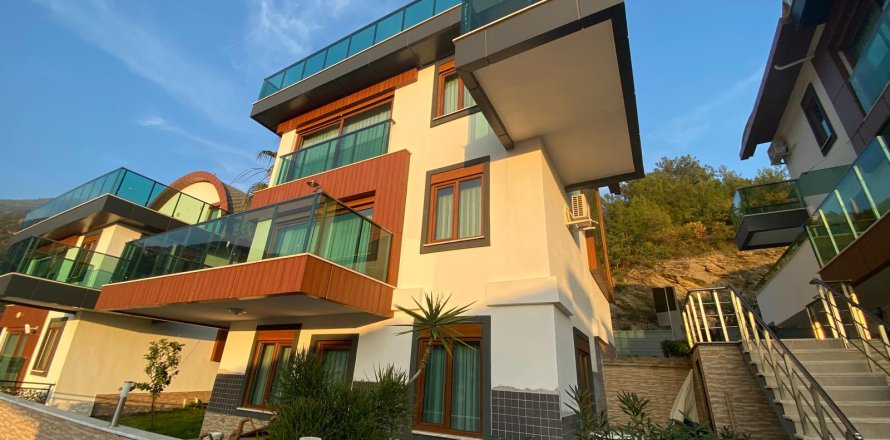 ویلا در  Alanya ، ترکیه 3 خوابه ، 170 متر مربع.  شماره 222214