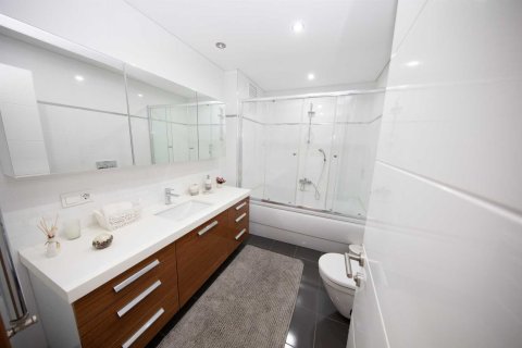Продажа квартиры в Стамбуле, Турция 2+1, 184м2, №234044 – фото 15