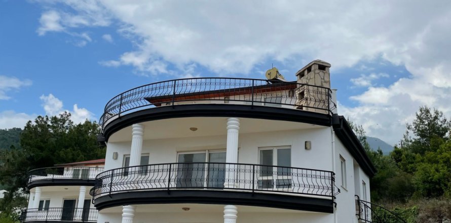 ویلا در  Oba ، ترکیه 7 خوابه ، 300 متر مربع.  شماره 218437