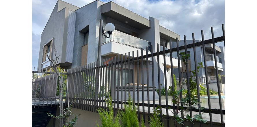 Daire  5+1  Döşemealtı, Antalya, Türkiye №222407