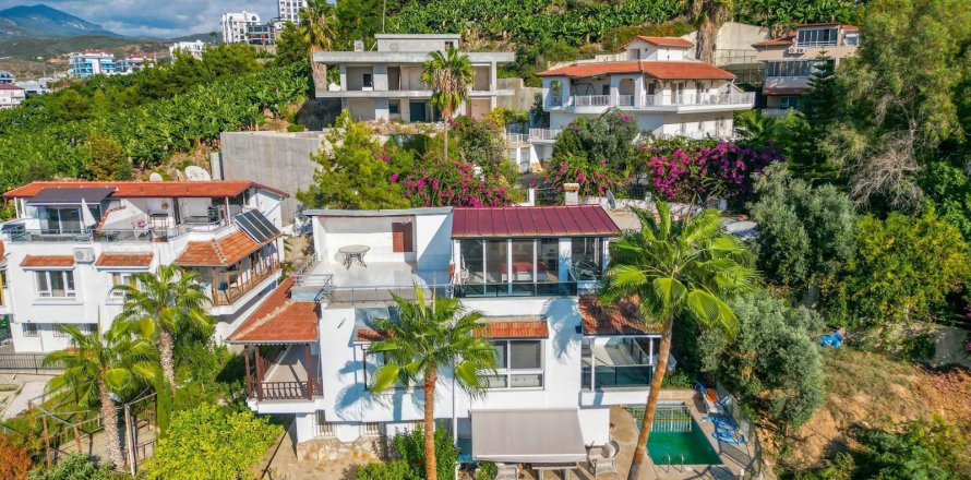 3+1 Villa  in Alanya, Antalya, Turkey No. 221192